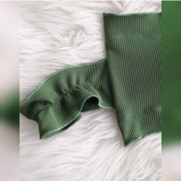 🌟Off Shoulder Green Ruffle Bikini - Picture 3 of 5